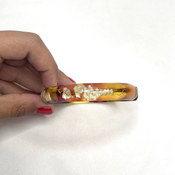 Rare Vintage Reverse Carved Grape Vine Brown & Yellow Resin Bangle Bracelet - Picture 6 of 9